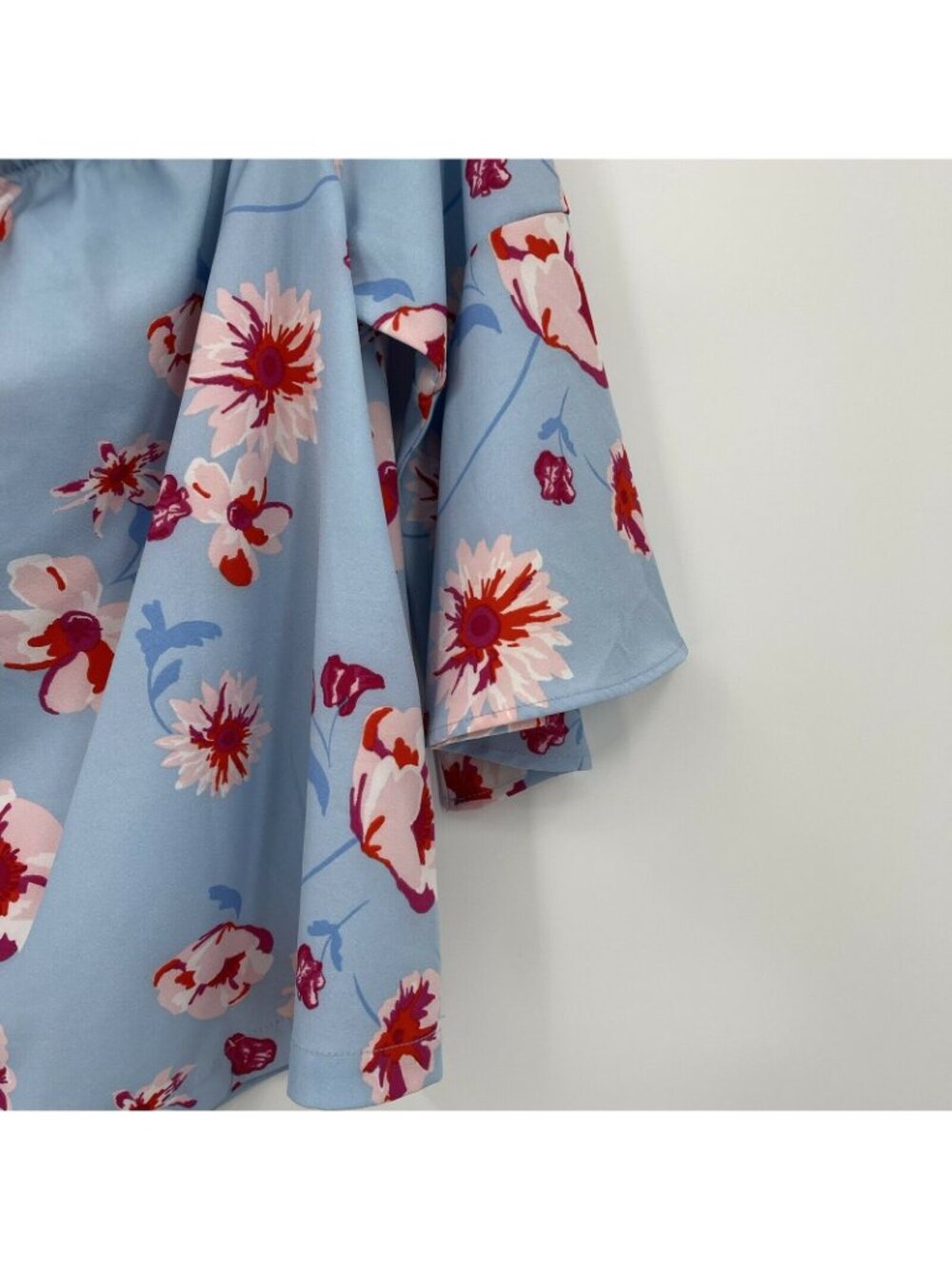 Mudpie Tropical Floral  izzy Blouse 3/4 bell sleeves size medium blue￼Women’s - Picture 6 of 9